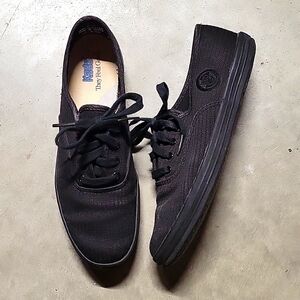 Keds black women's ribbed crested Oxford tennis shoes 6